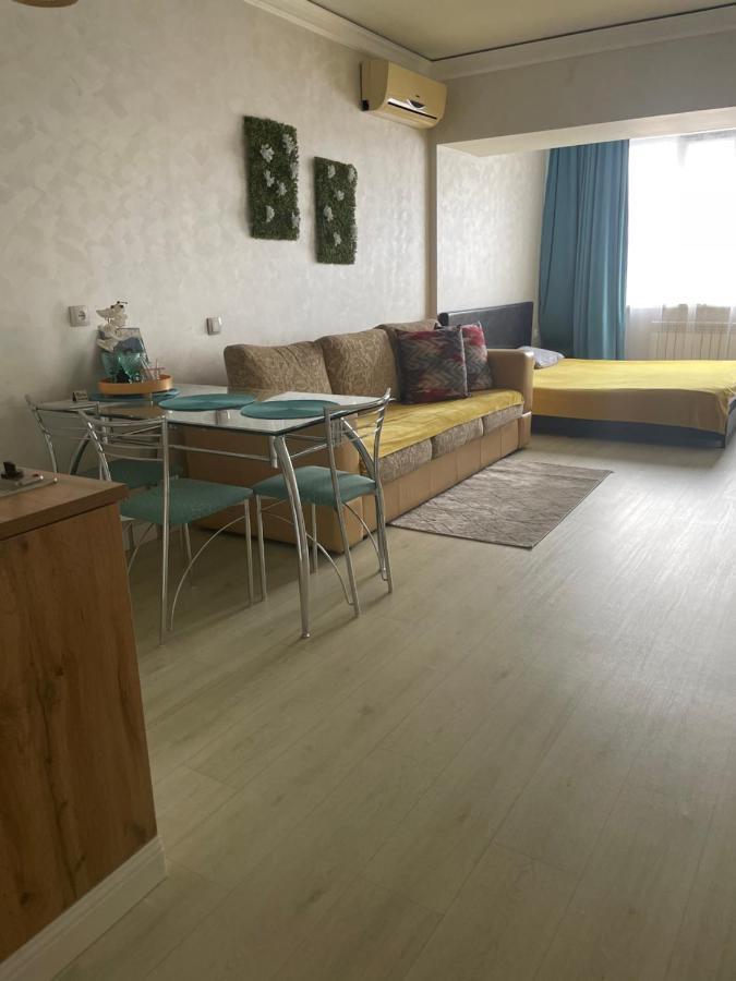 Арбат Apartment アルマトイ エクステリア 写真